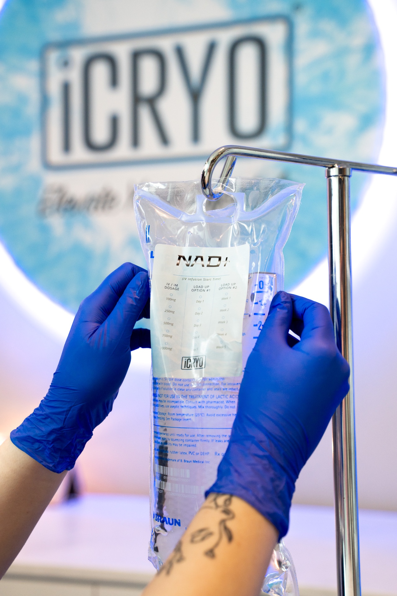 iCRYO New Braunfels licensed RN preparing medical-grade NAD+ injection